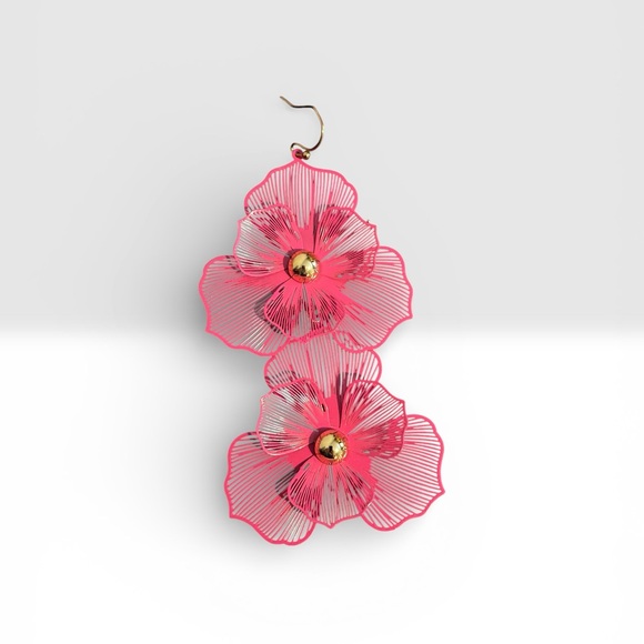 ❤️ Ashley Stewart NWT Large Pink Open-work Floral Dangle Earrings gold tone - Picture 2 of 3